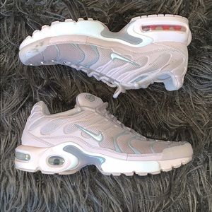 Nike air max plus  Tn  ultra. pink and grey